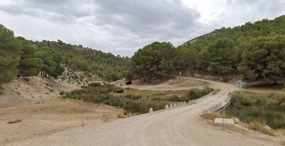 Mula van parking spot in sheltered gravel area