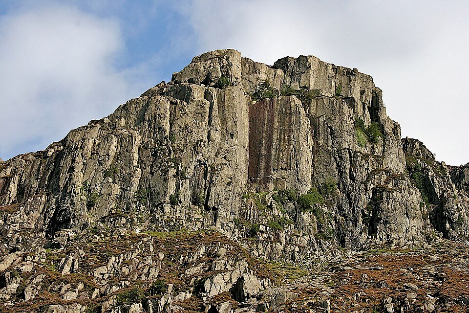 Rhyolite rock face in Llanberis Pass, Eryri Snowdonia