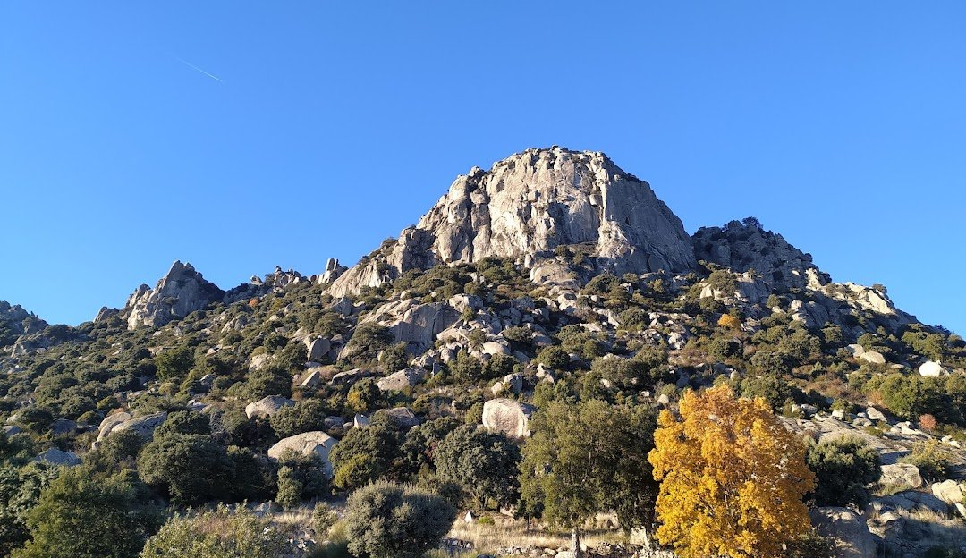 Valdemanco climbing landscape and van