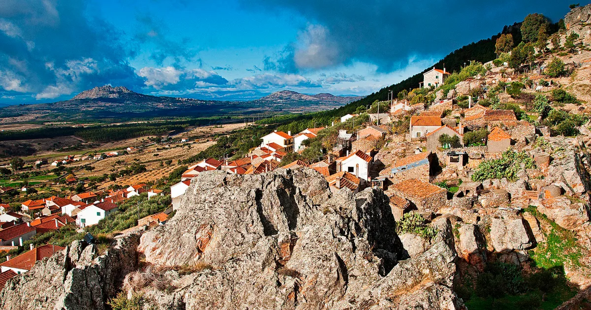 Penha Garcia quartzite gorge climbing
